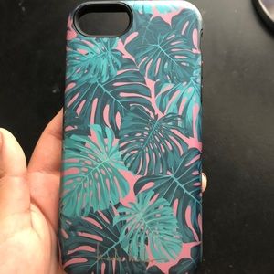 Nicole hiller case!!! It’s fits iPhone 7/8!